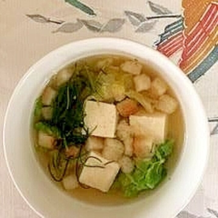 白菜。木綿豆腐、おかしじきのスープ